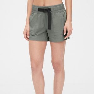 GapFit 4" Hiking Shorts